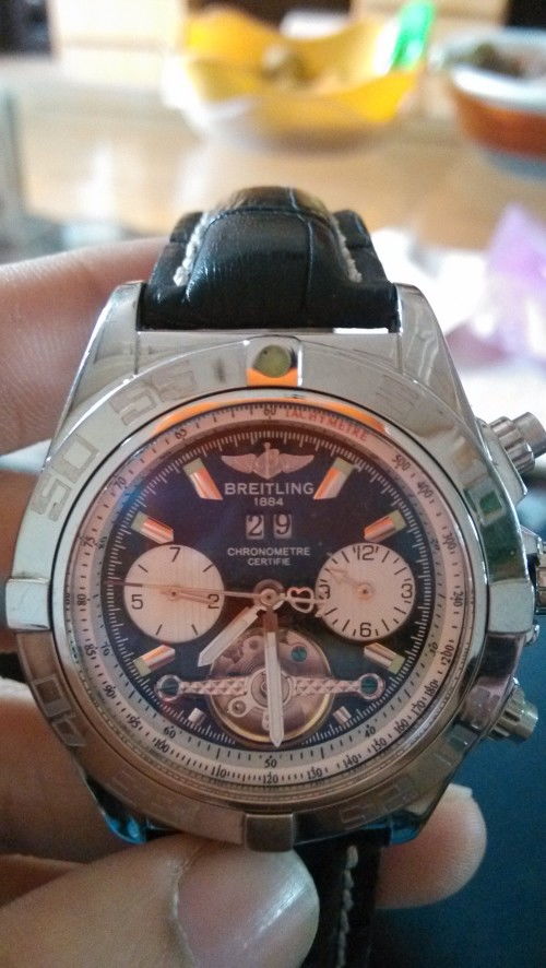 百年靈腕表款式、價位與售后網(wǎng)絡全解析